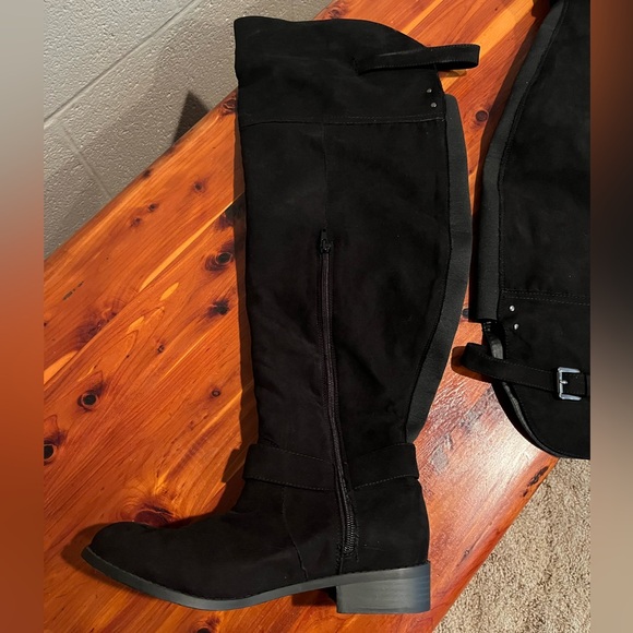 Black over the knee boots - Picture 3 of 6